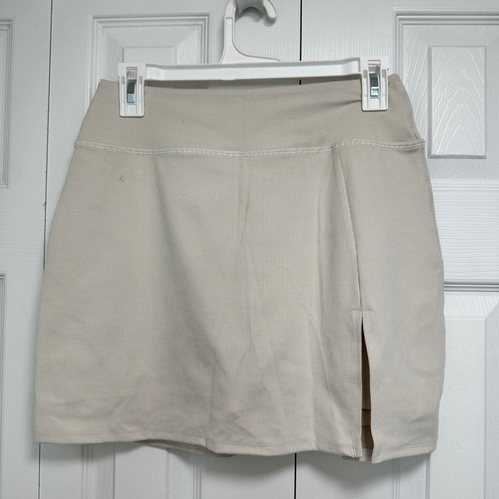 Beyond Yoga Ribbed Active Skort Beige Tan Side Slit Athletic Mini Skirt Size M